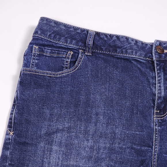 Lane Bryant Cutoff Shorts Plus Size 22 Distressed Blue Jean Denim Dark Wash - Picture 3 of 10